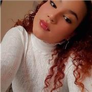 Diplomata in accoglienza turistica e marketing e farei ripetizioni di spagnolo. E ora studio storia dell'arte all'università